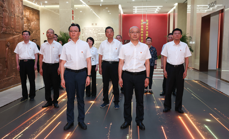 市委常委赴淮北市全面从严治党教育基地开展警示教育
