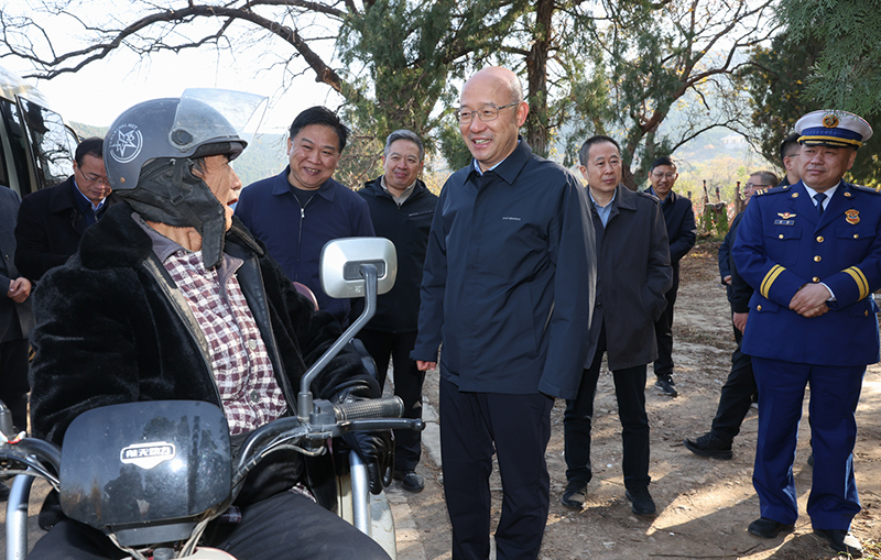 汪华东开展巡林调研