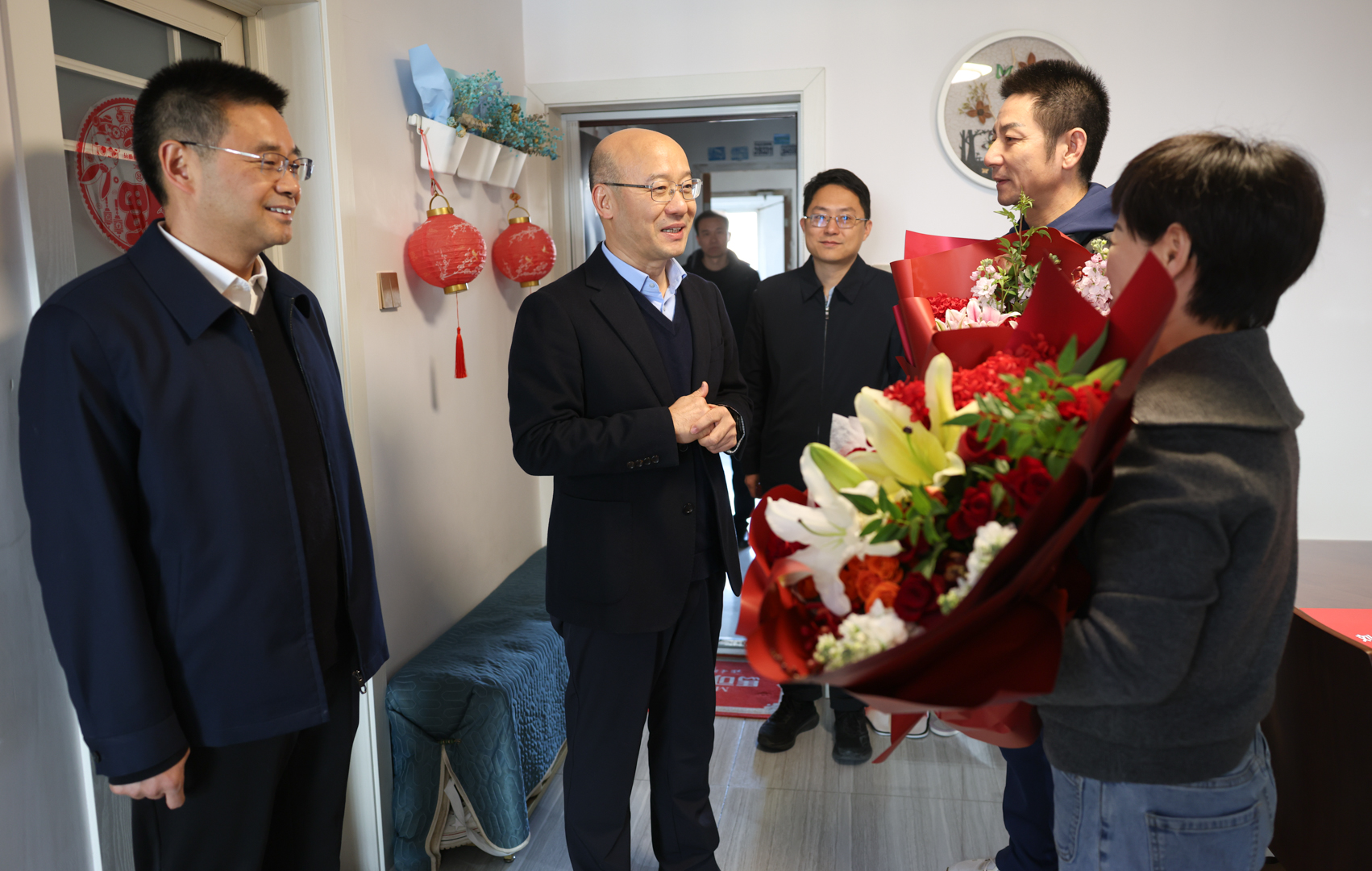 汪华东看望慰问全运会冠军刘毅家人