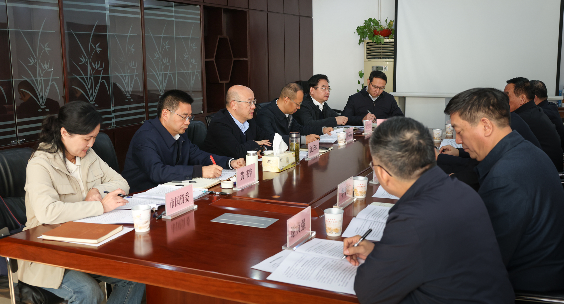 汪华东前往市粮食集团调研并宣讲党的二十届四中全会精...