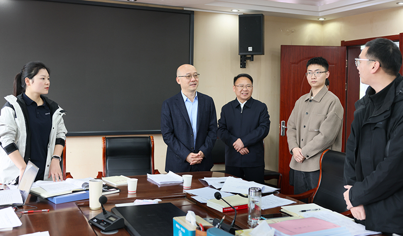 汪华东前往杜集区调研并宣讲全国两会精神