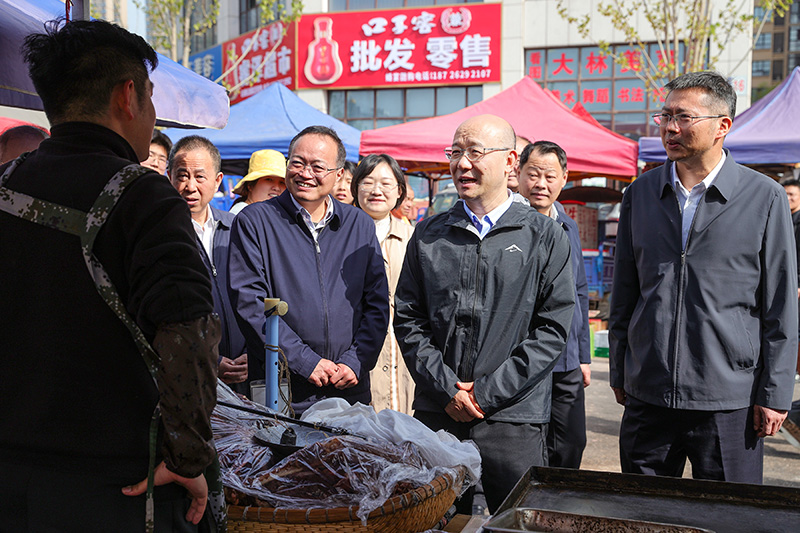 汪华东督导假期人员密集场所安全防范及采煤沉陷区水体...