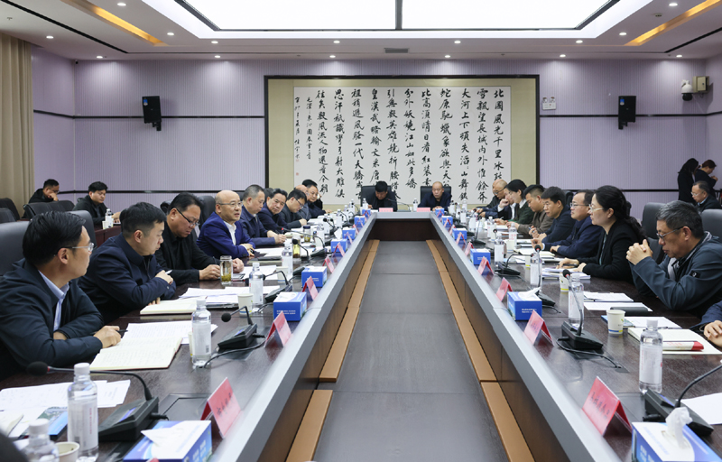 汪华东到相山经济开发区调研并主持召开民营企业家座谈...