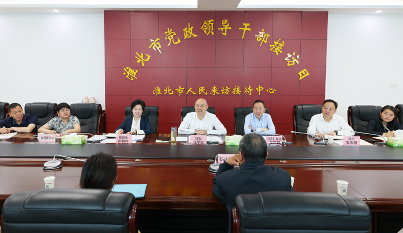 汪华东在淮北市群众来访接待中心开门接访