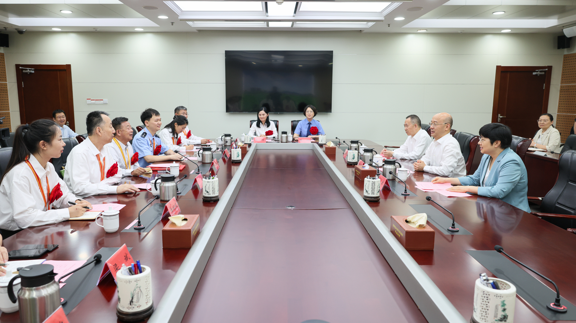 汪华东会见淮北市全国全省“两优一先”表彰对象